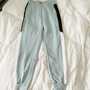 Nike sweatpants joggers